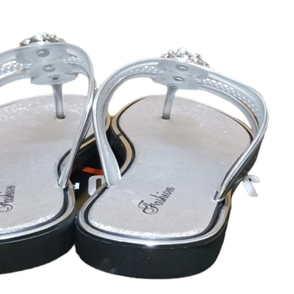 Women (Bling!)-(Diamond)-(Silver)-(Rhinestone)-(Flip Flops)-(Size: 8.5)-(Ne… - Picture 10 of 10